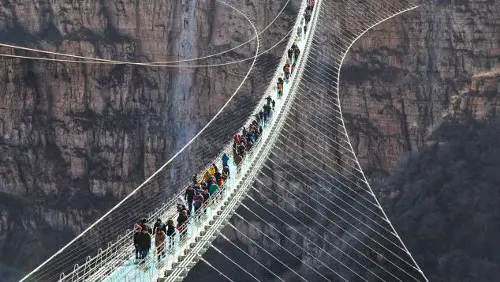 China's longest glass bridge, again