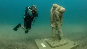 Underwater veterans memorial