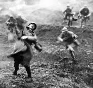 WWI soldiers running
